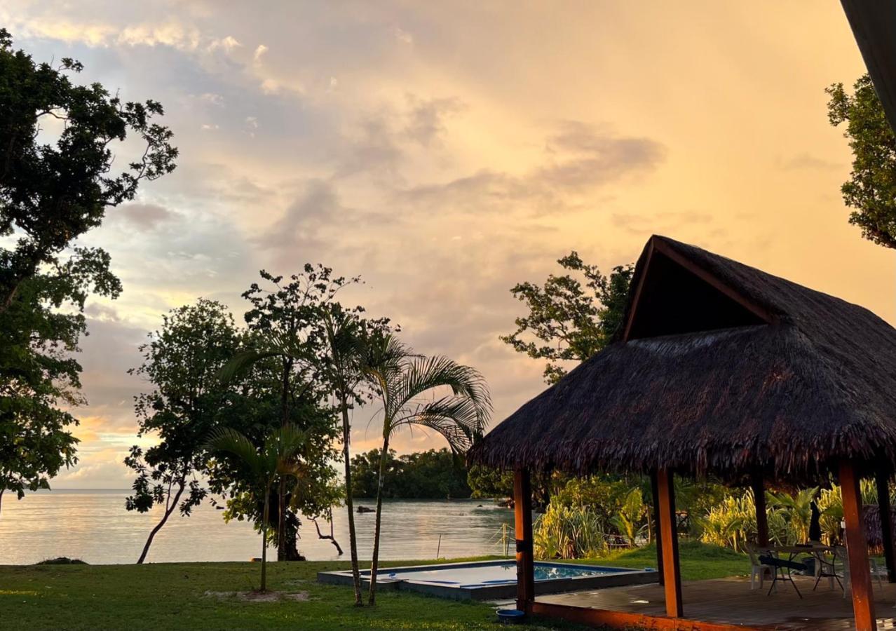 Lope Lope Beach Bungalows Luganville Bagian luar foto