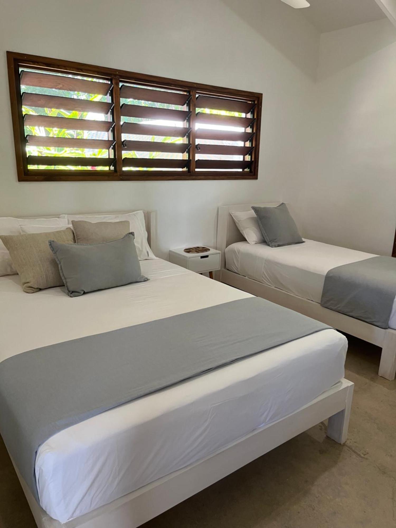 Lope Lope Beach Bungalows Luganville Bagian luar foto
