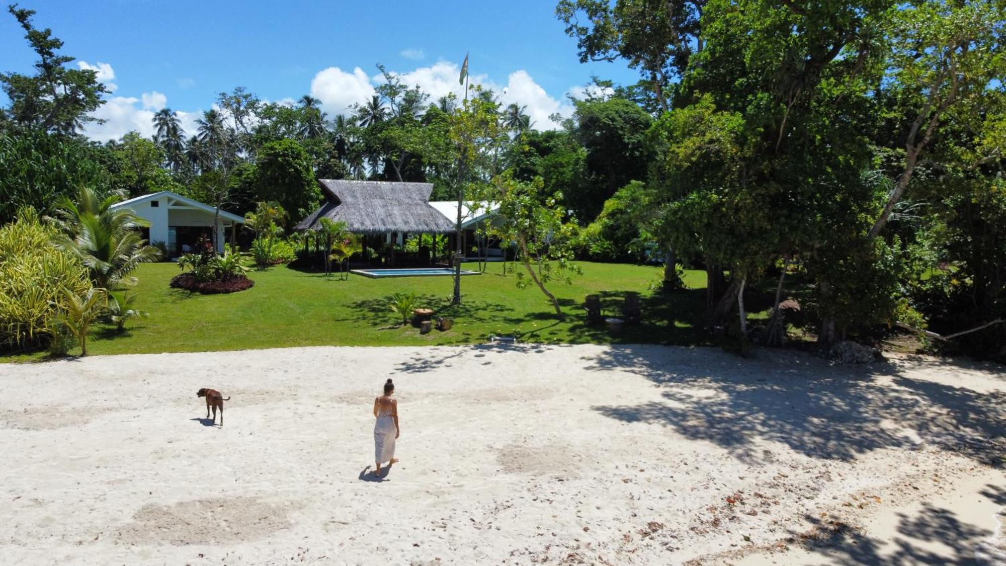 Lope Lope Beach Bungalows Luganville Bagian luar foto
