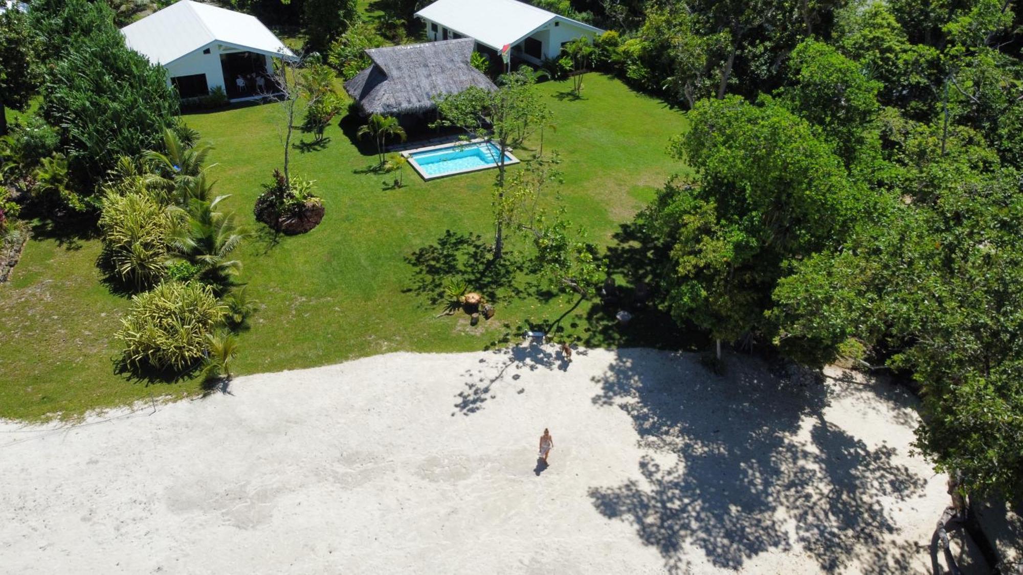 Lope Lope Beach Bungalows Luganville Bagian luar foto